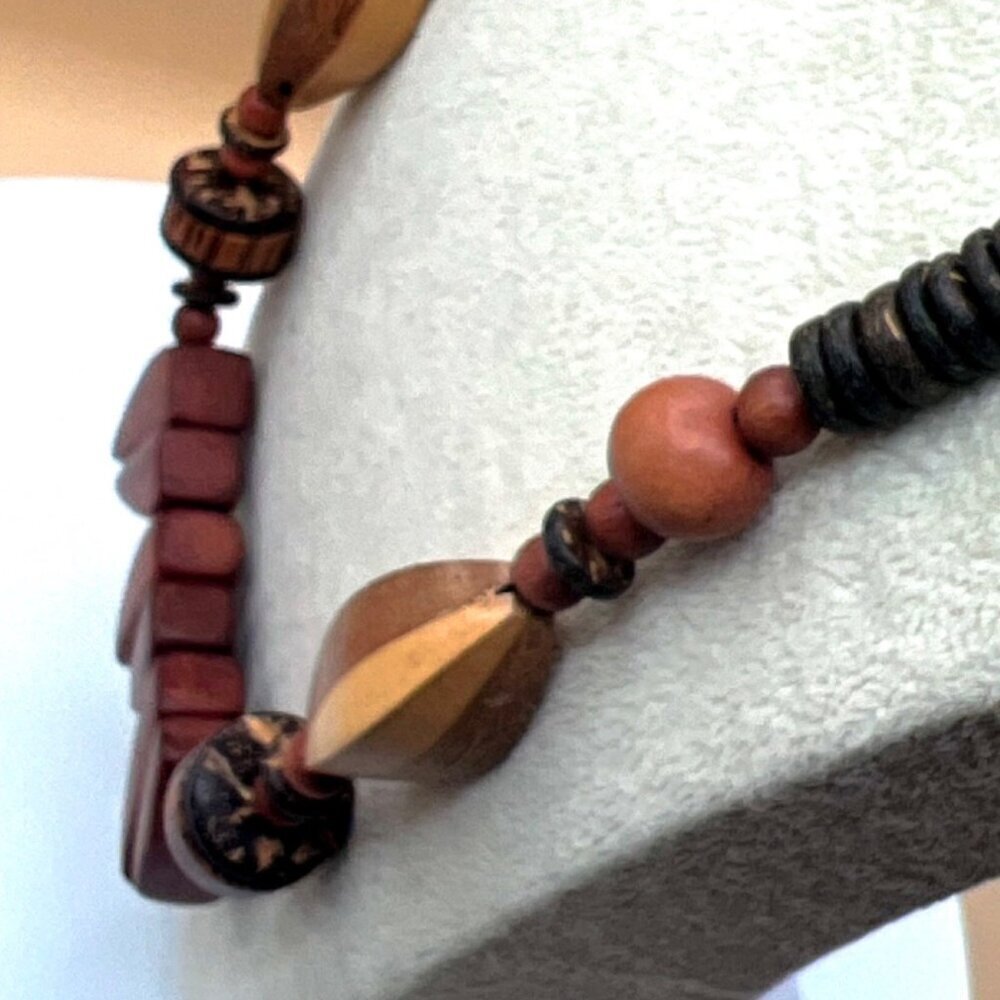 Vintage Bohemian Wooden Beaded Necklace. C19 - Picture 5 of 12